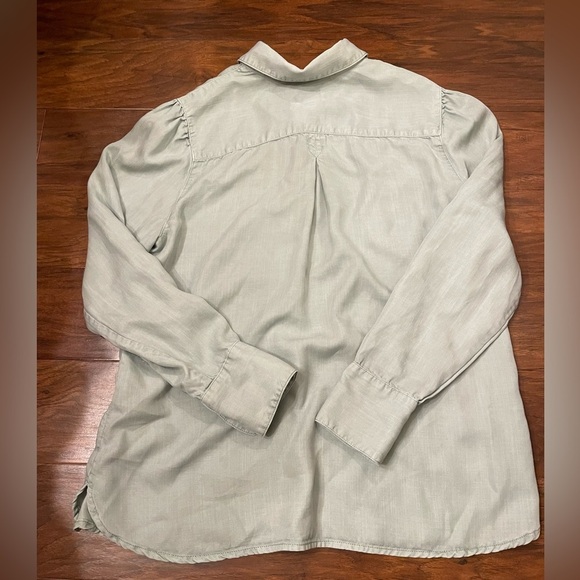 Chicos Iced Sage Denim Touch of Cool Button Up Size 1 - Picture 4 of 4